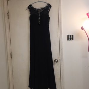 •black formal dress